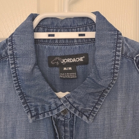 JORDACHE WOMENS BLUE DENIM CHAMBRAY BUTTON DOWN SHIRT DARK WASH FADED MEDIUM - Picture 4 of 9